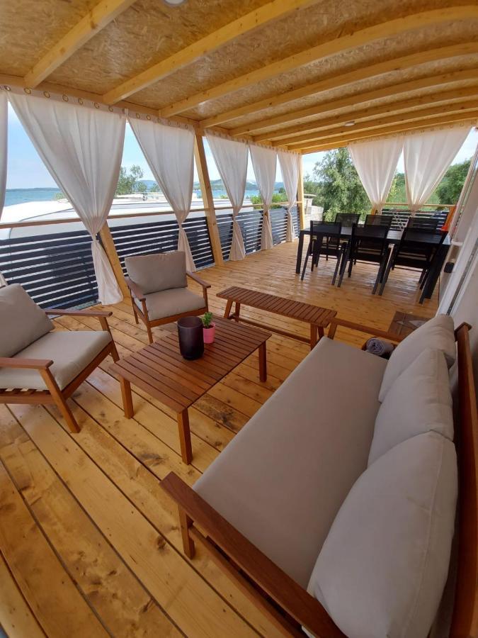 Mobile Homes Charly Tisno Luaran gambar