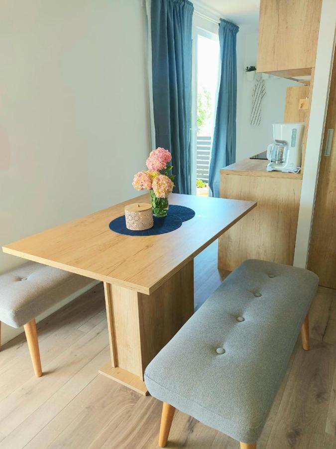 Mobile Homes Charly Tisno Luaran gambar