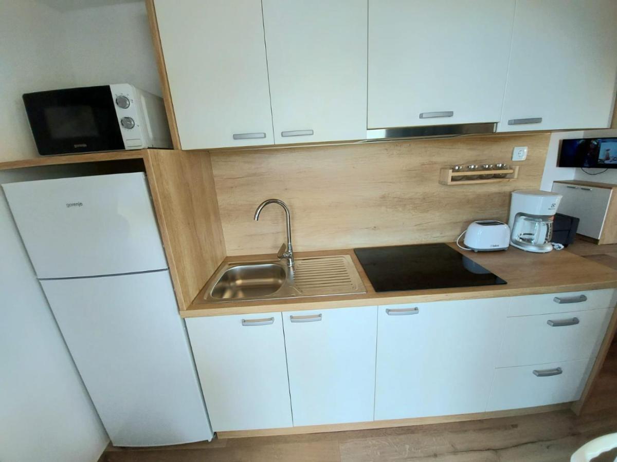Mobile Homes Charly Tisno Luaran gambar