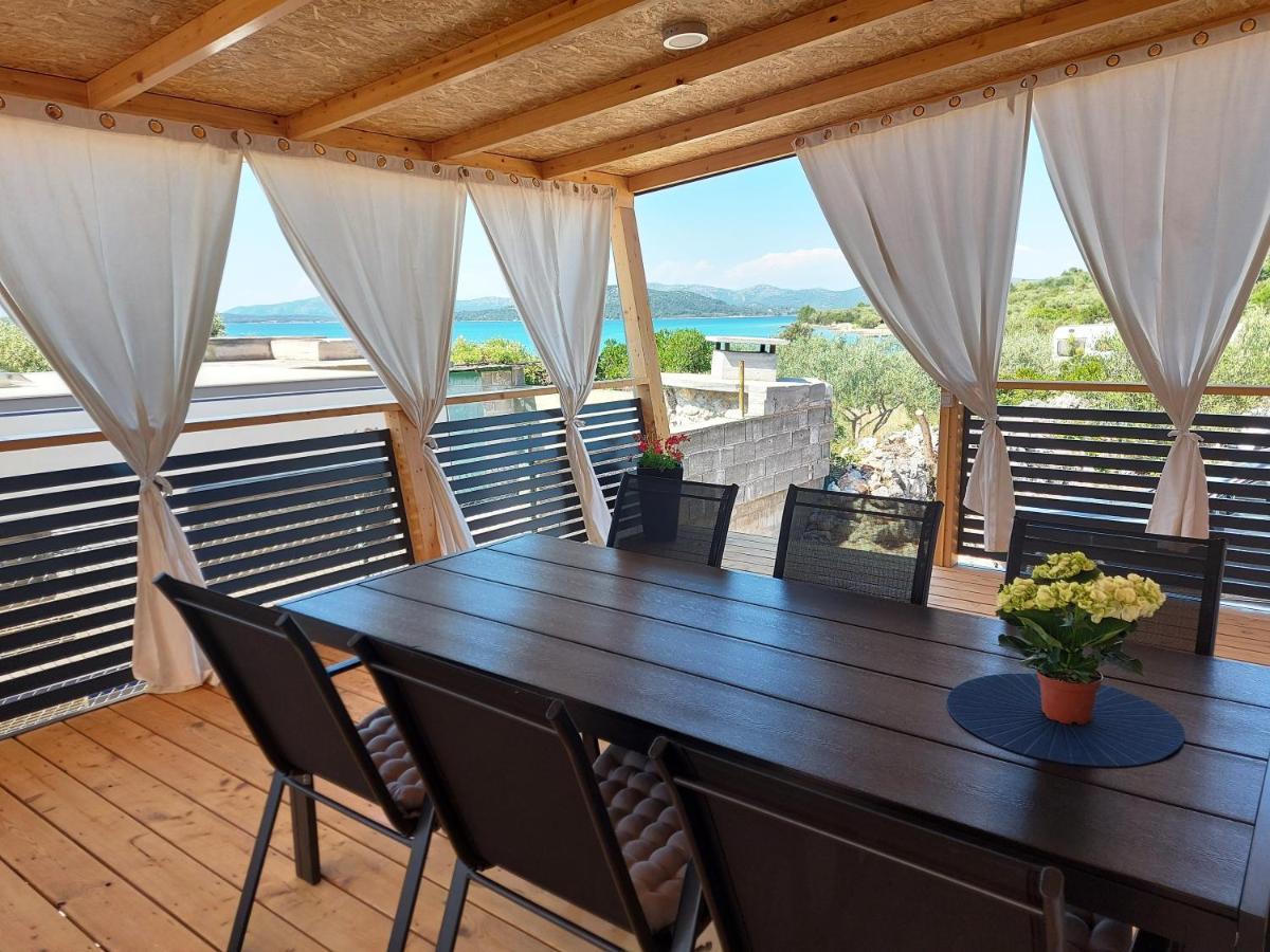 Mobile Homes Charly Tisno Luaran gambar