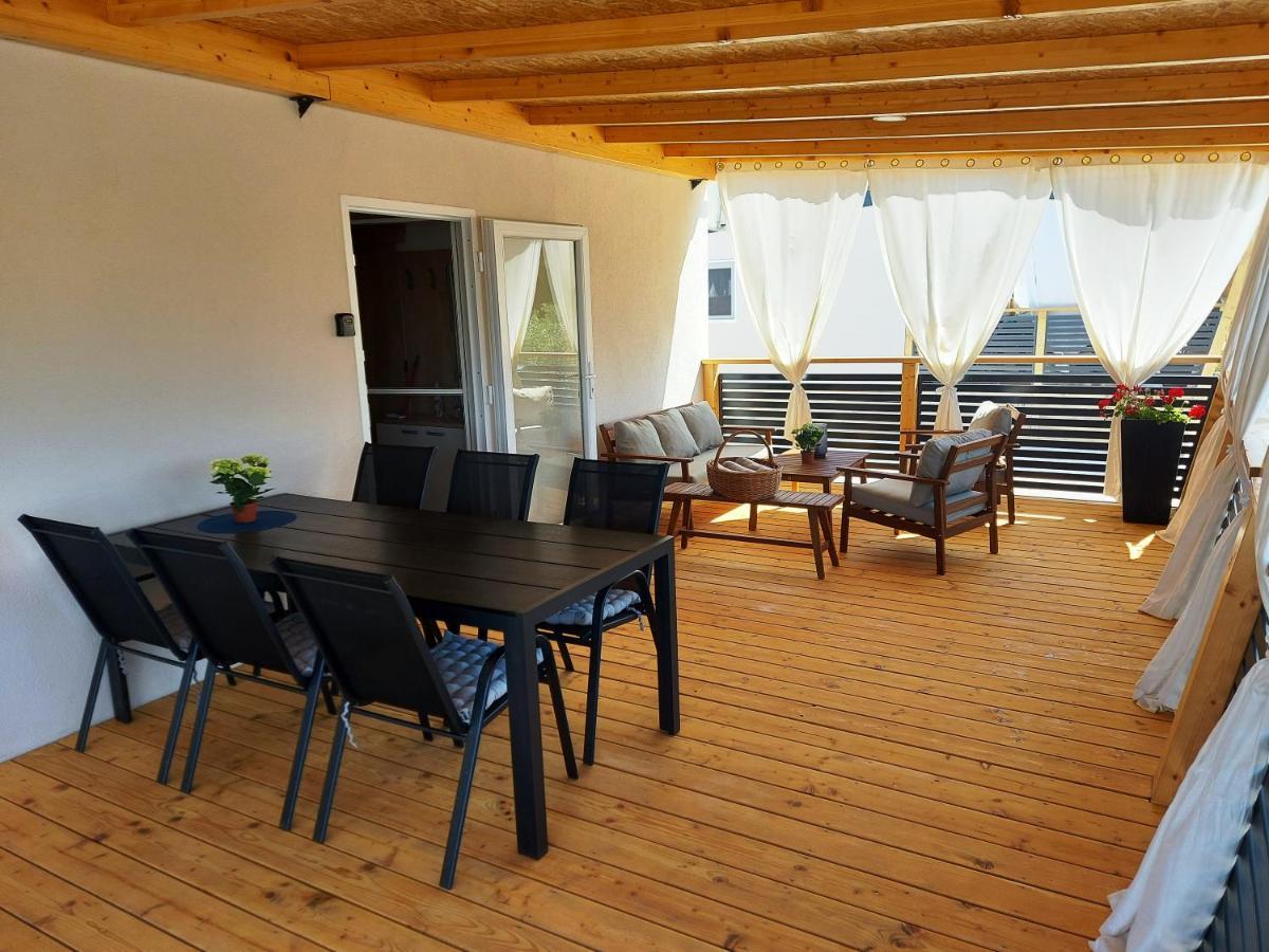 Mobile Homes Charly Tisno Luaran gambar